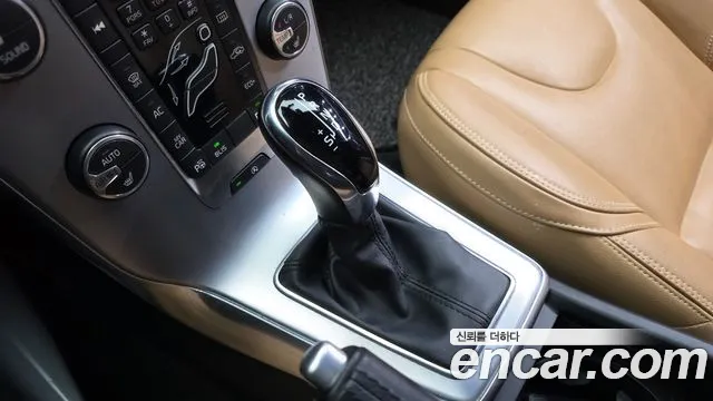 2018 Volvo V40 T5 Sold VIN YV1MV40LDJ2513011 – exterior detail