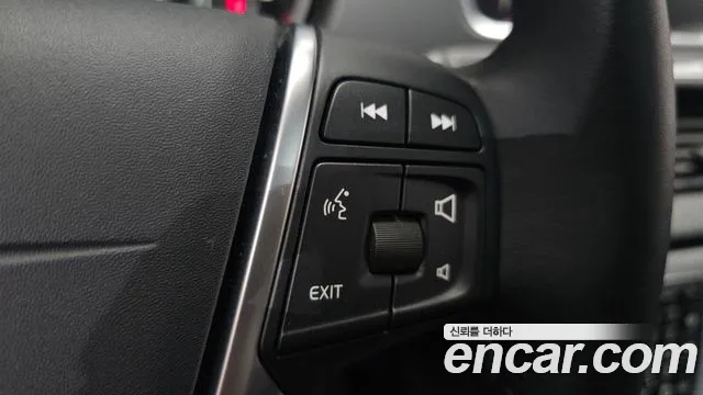 2019 Volvo V40 Cross Country D3 Sold VIN YV1MZ72K0K2183638 – trunk area