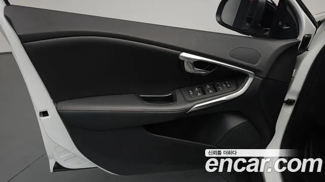2019 Volvo V40 Cross Country D3 Sold VIN YV1MZ72K0K2183638 – photo 24