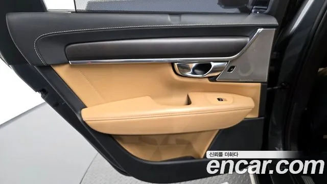2018 Volvo V90 Cross Country T5 Pro AWD Sold VIN YV1PZ102CJ1031966 – exterior detail