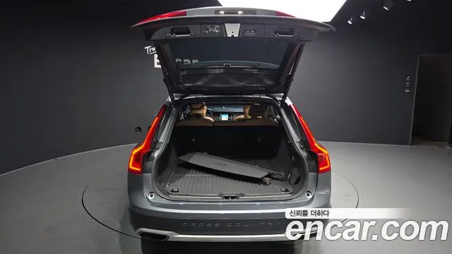 2020 Volvo V90 Cross Country T5 Pro AWD Sold VIN YV1PZ102CL1102671 – rear exterior