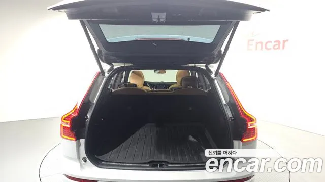 2023 Volvo XC60 2nd Gen B6 Ultimate Bright Sold VIN YV1UZ0624P1246080 – trunk area