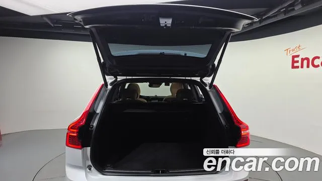 2019 Volvo XC60 2nd Gen T6 Inscription Sold VIN YV1UZA22CK1379992 – exterior detail
