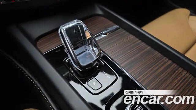 2022 Volvo XC60 2nd Gen T8 Inscription Sold VIN YV1UZBR0DN1995962 – interior seats