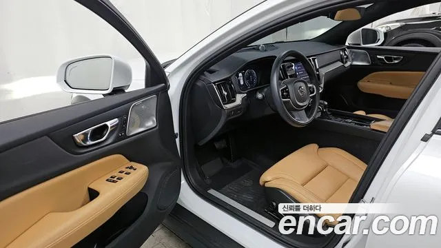 2020 Volvo V60 Cross Country 2nd Gen T5 Pro AWD Sold VIN YV1ZZ102CL1039877 – exterior detail