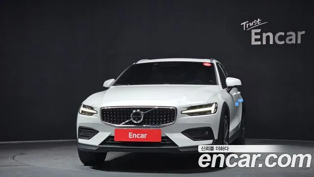 2020 Volvo V60 Cross Country 2nd Gen T5 Pro AWD Sold VIN YV1ZZ102CL1039877 – photo 16