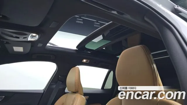 2021 Volvo V60 Cross Country 2nd Gen B5 Pro AWD Sold VIN YV1ZZL12CM1069666 – exterior detail