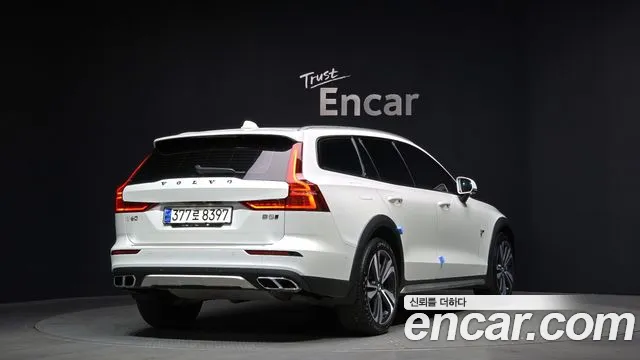 2021 Volvo V60 Cross Country 2nd Gen B5 Pro AWD Sold VIN YV1ZZL12CM1069679 – side profile