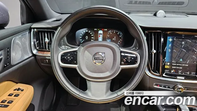 2021 Volvo V60 Cross Country 2nd Gen B5 Pro AWD Sold VIN YV1ZZL12CM1074022 – exterior detail