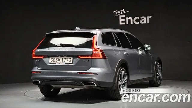 2021 Volvo V60 Cross Country 2nd Gen B5 Pro AWD Sold VIN YV1ZZL12CM1074022 – photo 15