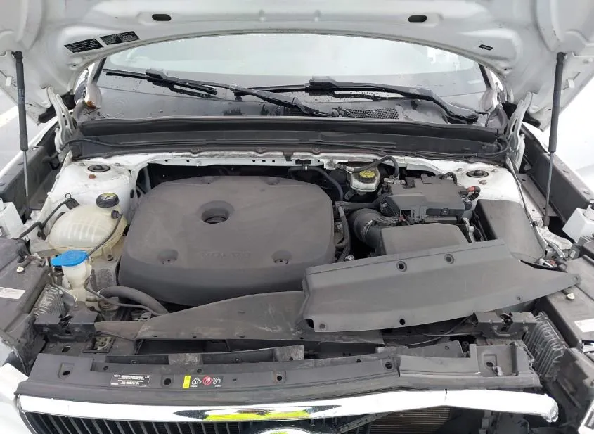 2019 VOLVO XC40 Used VIN YV4162UK9K2059076 – rear exterior