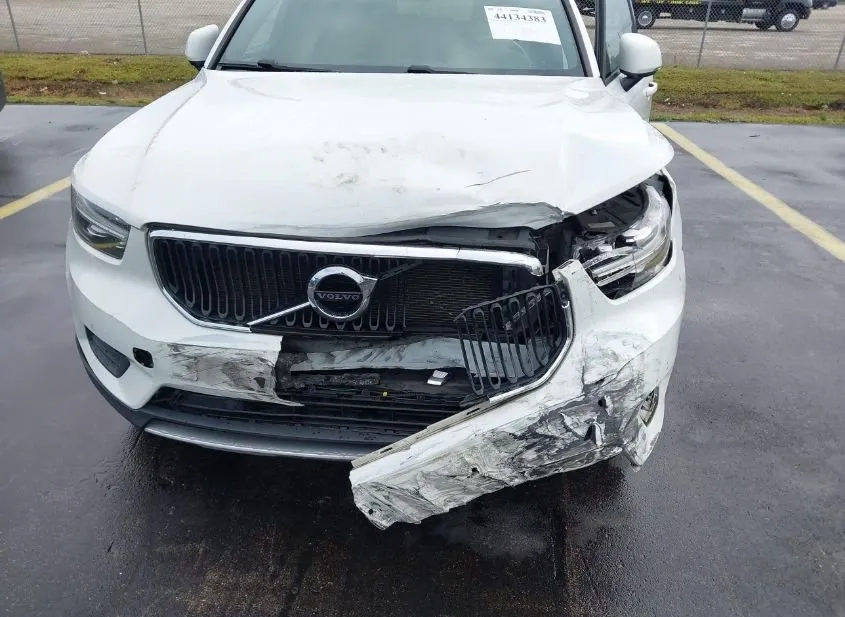 2019 VOLVO XC40 Used VIN YV4162UK9K2059076 – side profile