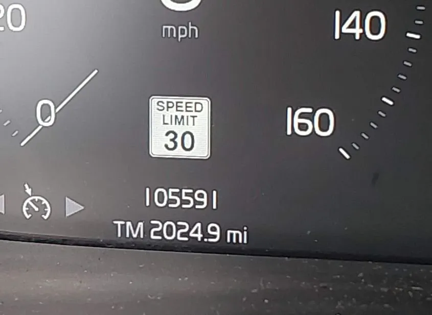 2019 VOLVO XC40 Used VIN YV4162UK9K2059076 – engine bay