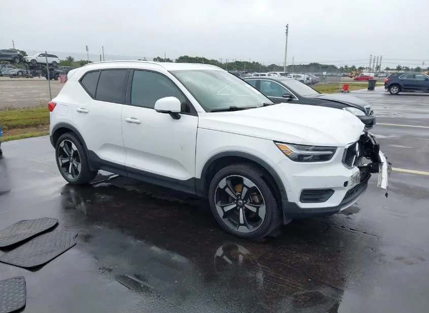 2019 VOLVO XC40 Used VIN YV4162UK9K2059076 – undercarriage