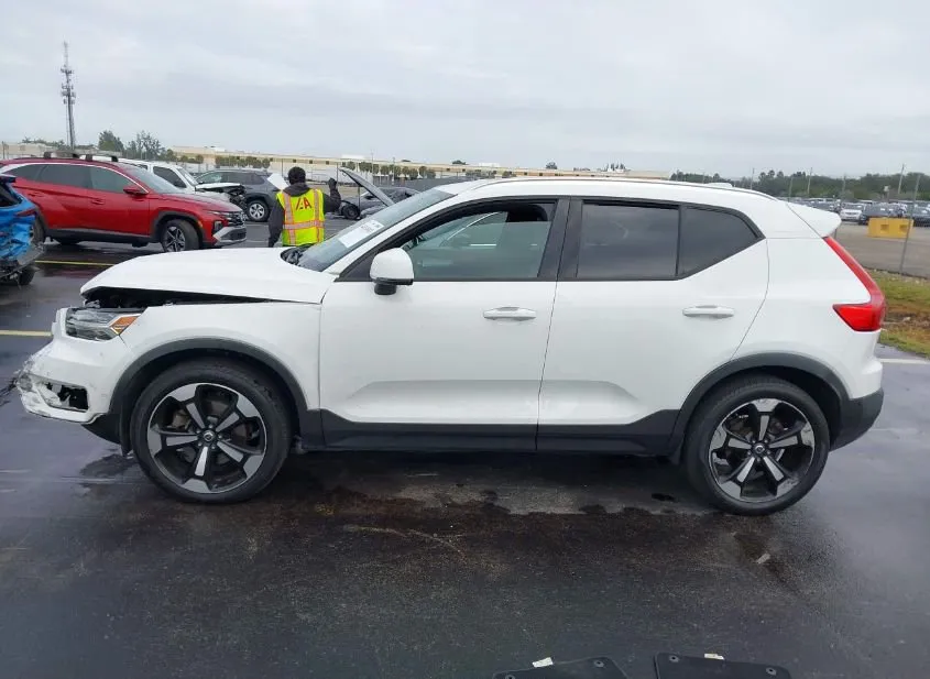2019 VOLVO XC40 Used VIN YV4162UK9K2059076 – photo 18