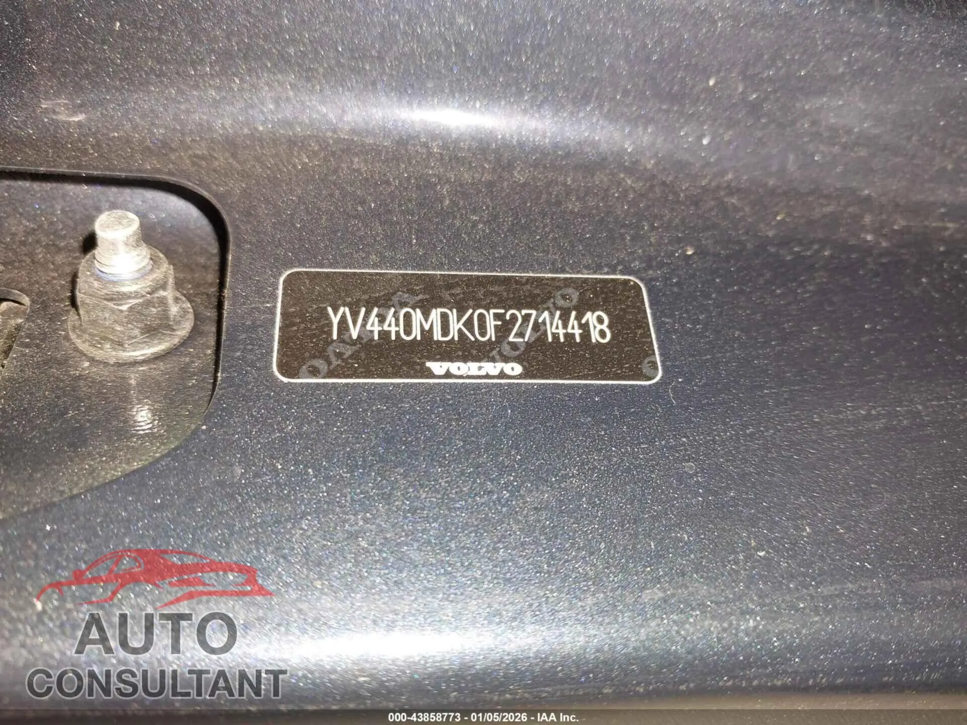 2015 VOLVO XC60 Damaged VIN YV440MDK0F2714418 – trunk area