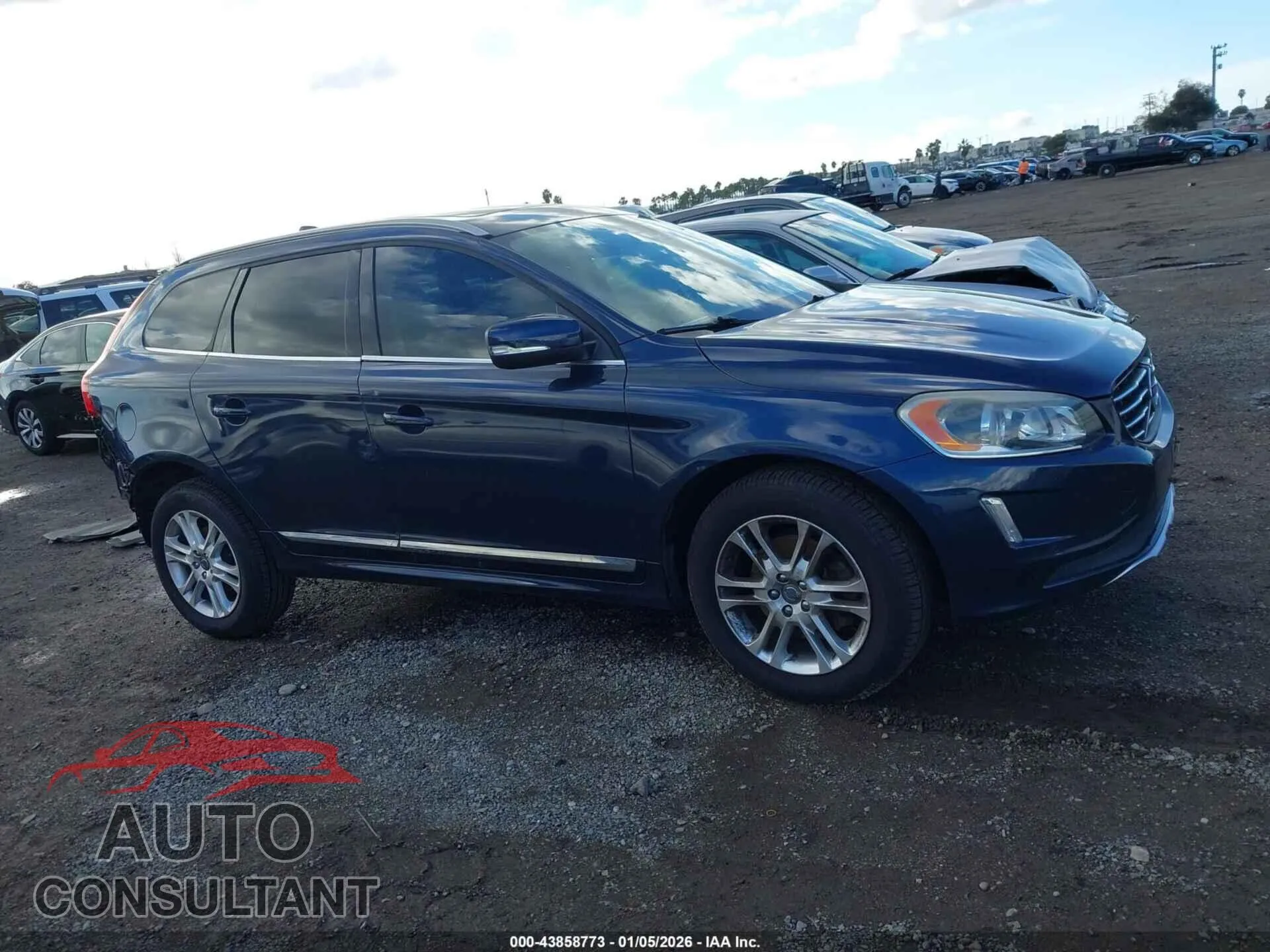 2015 VOLVO XC60 Damaged VIN YV440MDK0F2714418 – photo 14
