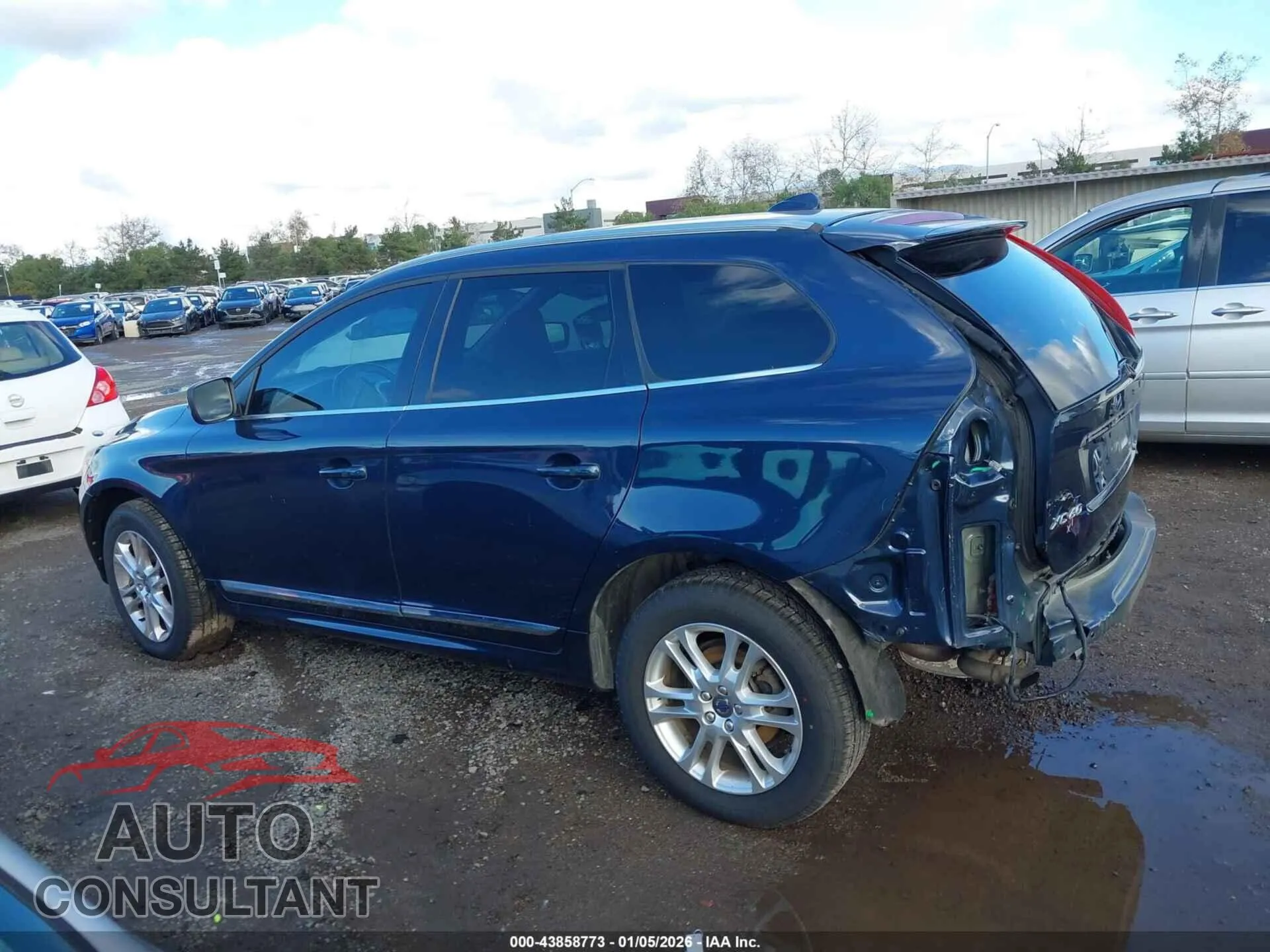 2015 VOLVO XC60 Damaged VIN YV440MDK0F2714418 – photo 15