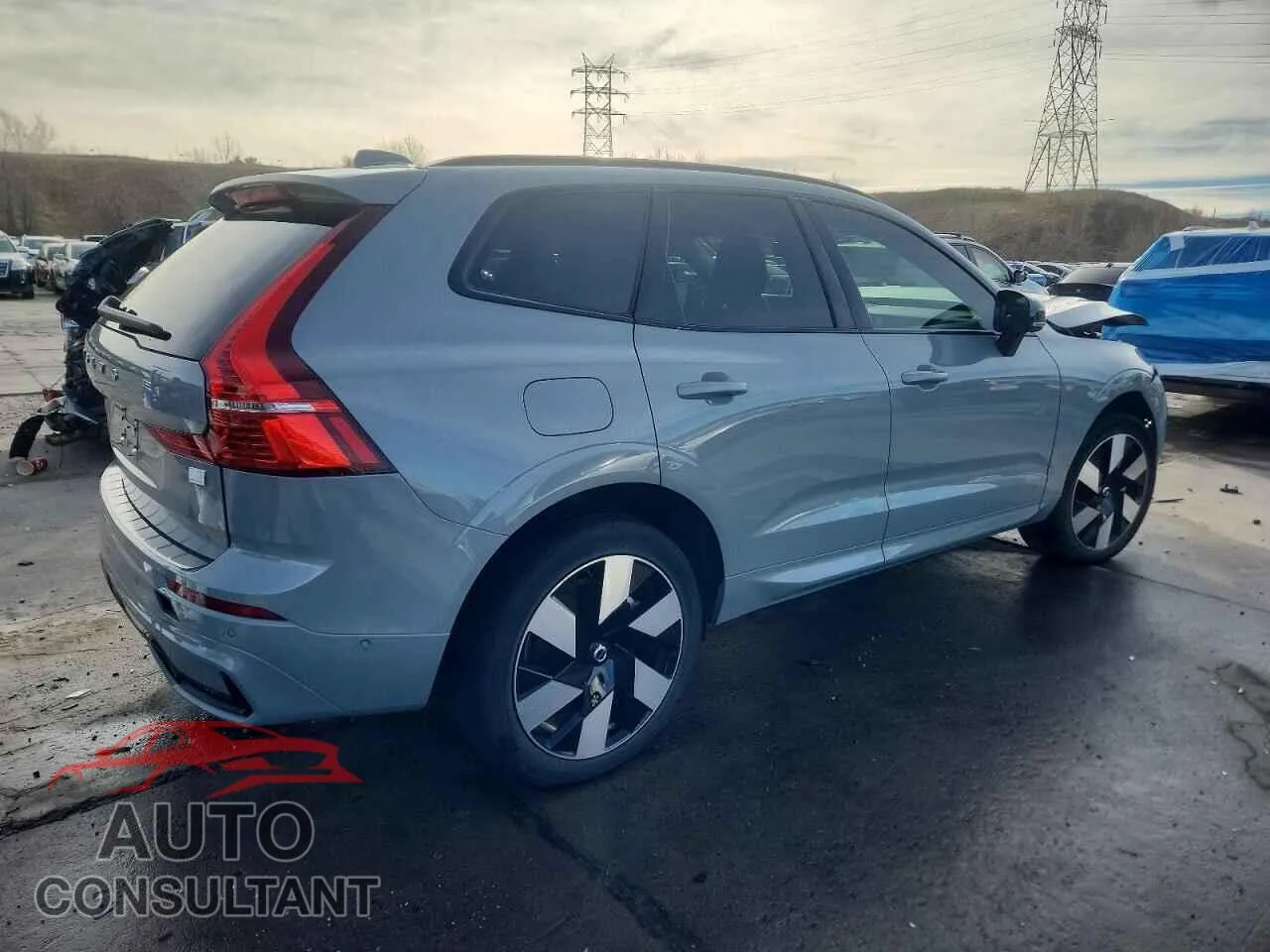 2024 VOLVO XC60 PLUS Damaged VIN YV4H60DL1R1792752 – side profile
