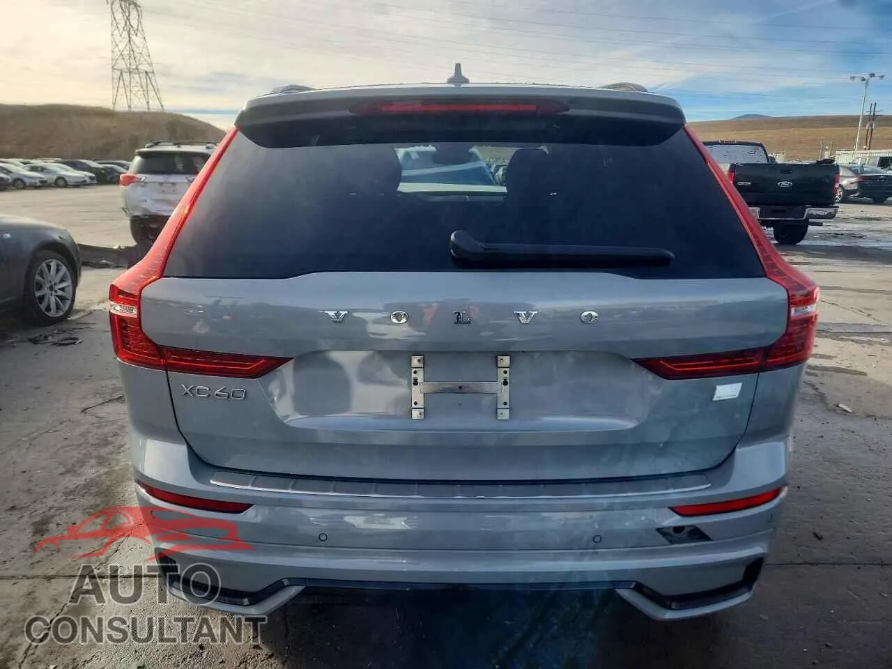 2024 VOLVO XC60 PLUS Damaged VIN YV4H60DL1R1792752 – engine bay