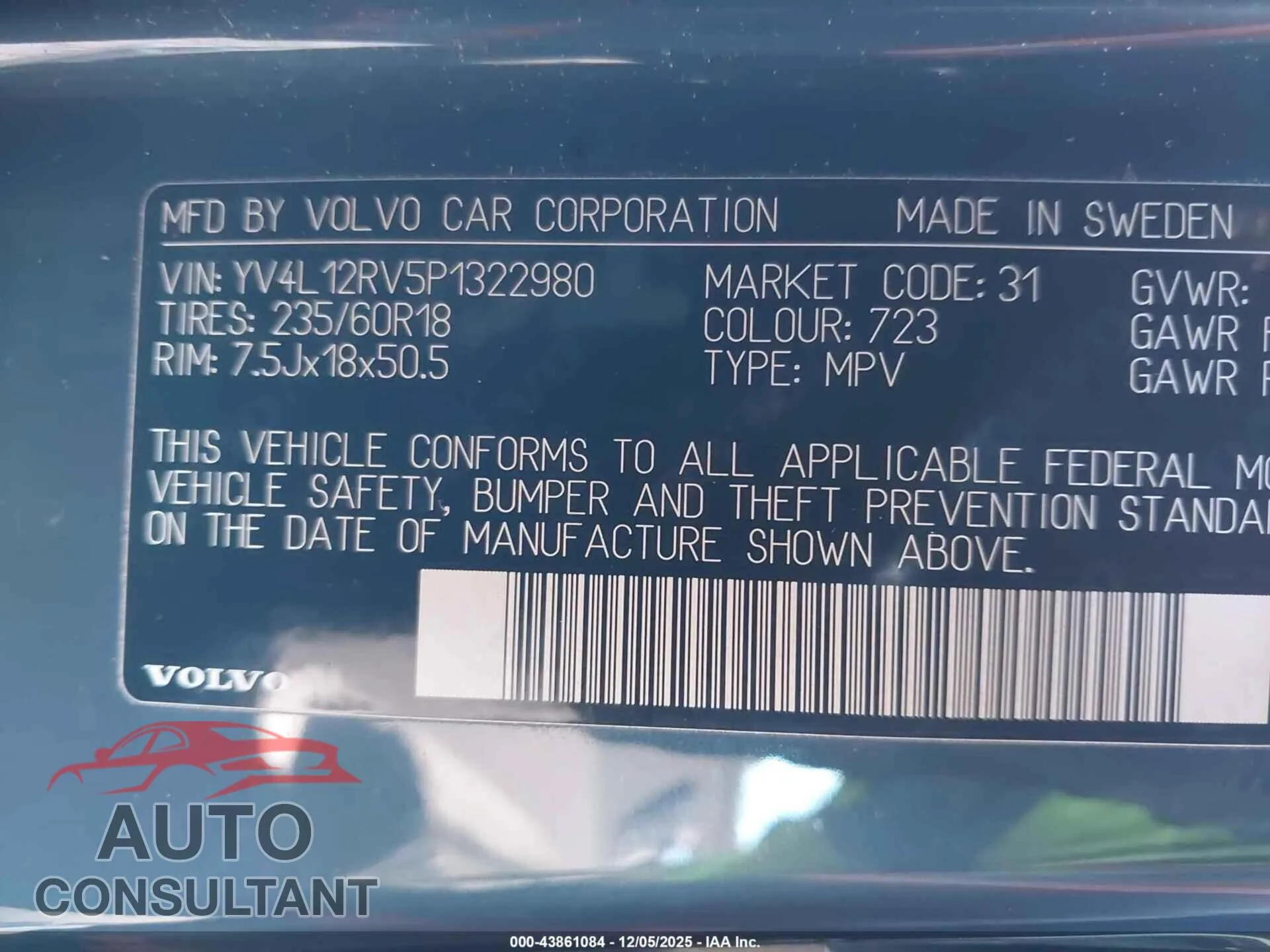 2023 VOLVO XC60 Damaged VIN YV4L12RV5P1322980 – trunk area