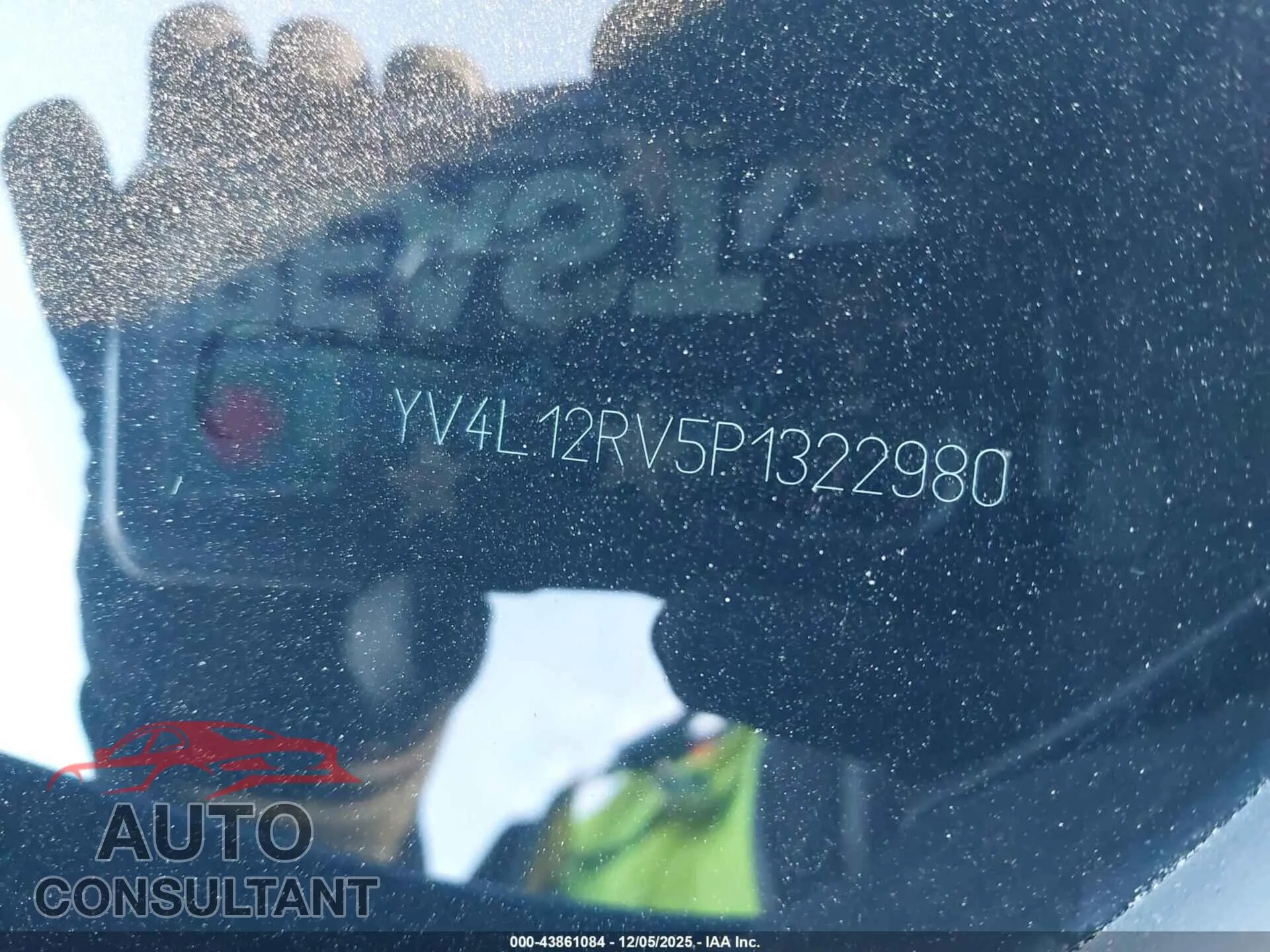 2023 VOLVO XC60 Damaged VIN YV4L12RV5P1322980 – photo 17