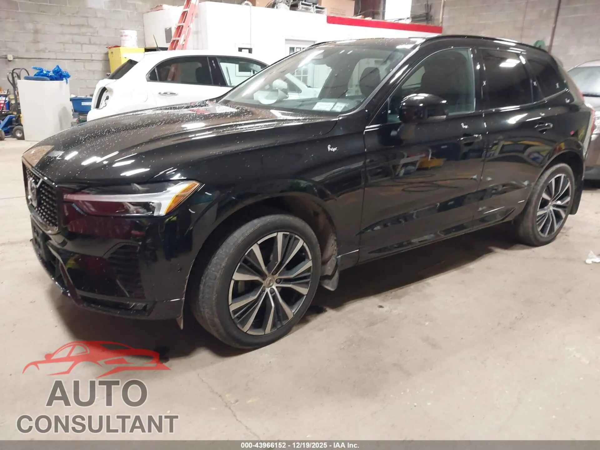 2023 VOLVO XC60 Damaged VIN YV4L12RW7P1288940 – rear exterior