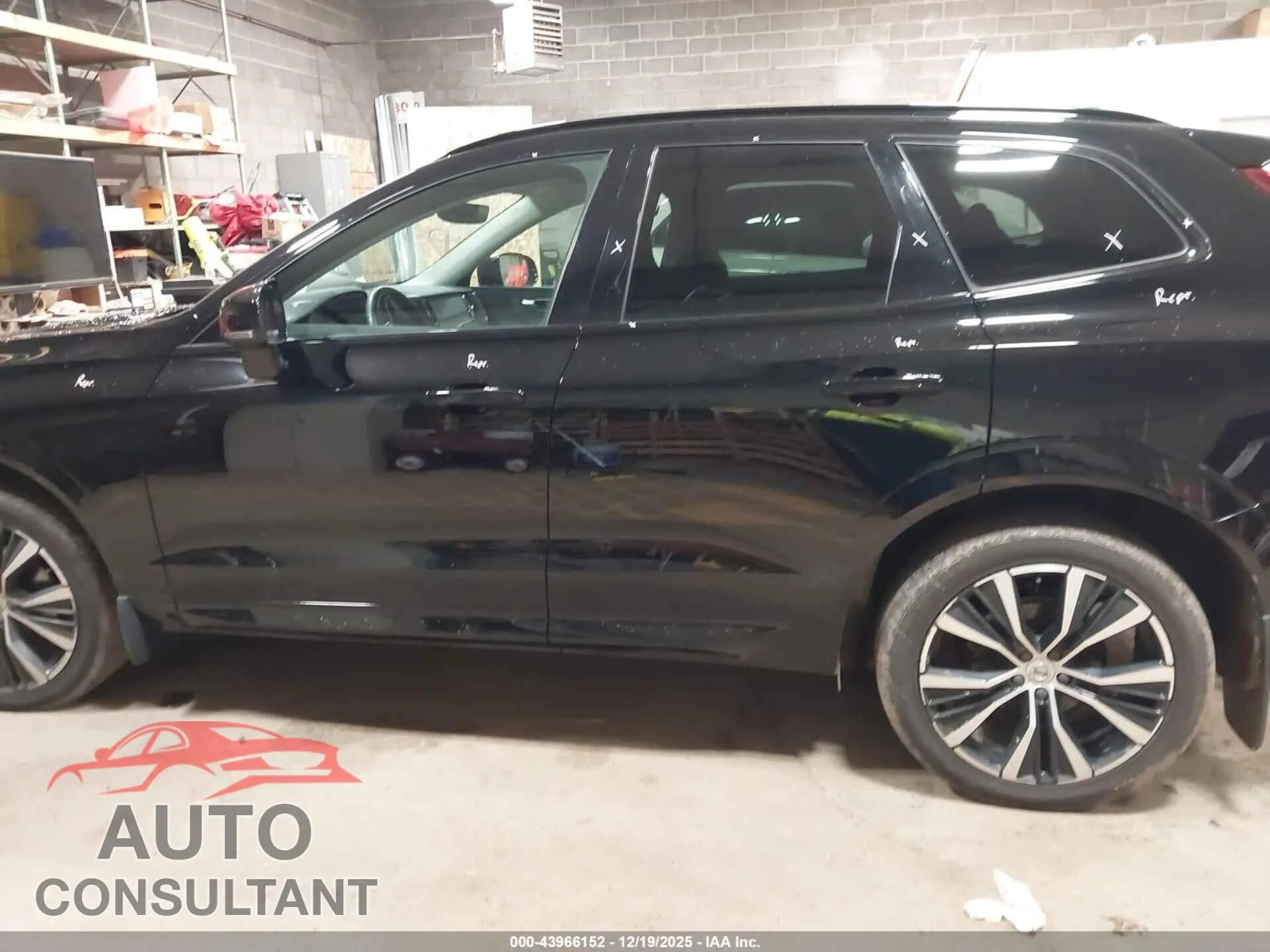 2023 VOLVO XC60 Damaged VIN YV4L12RW7P1288940 – photo 14
