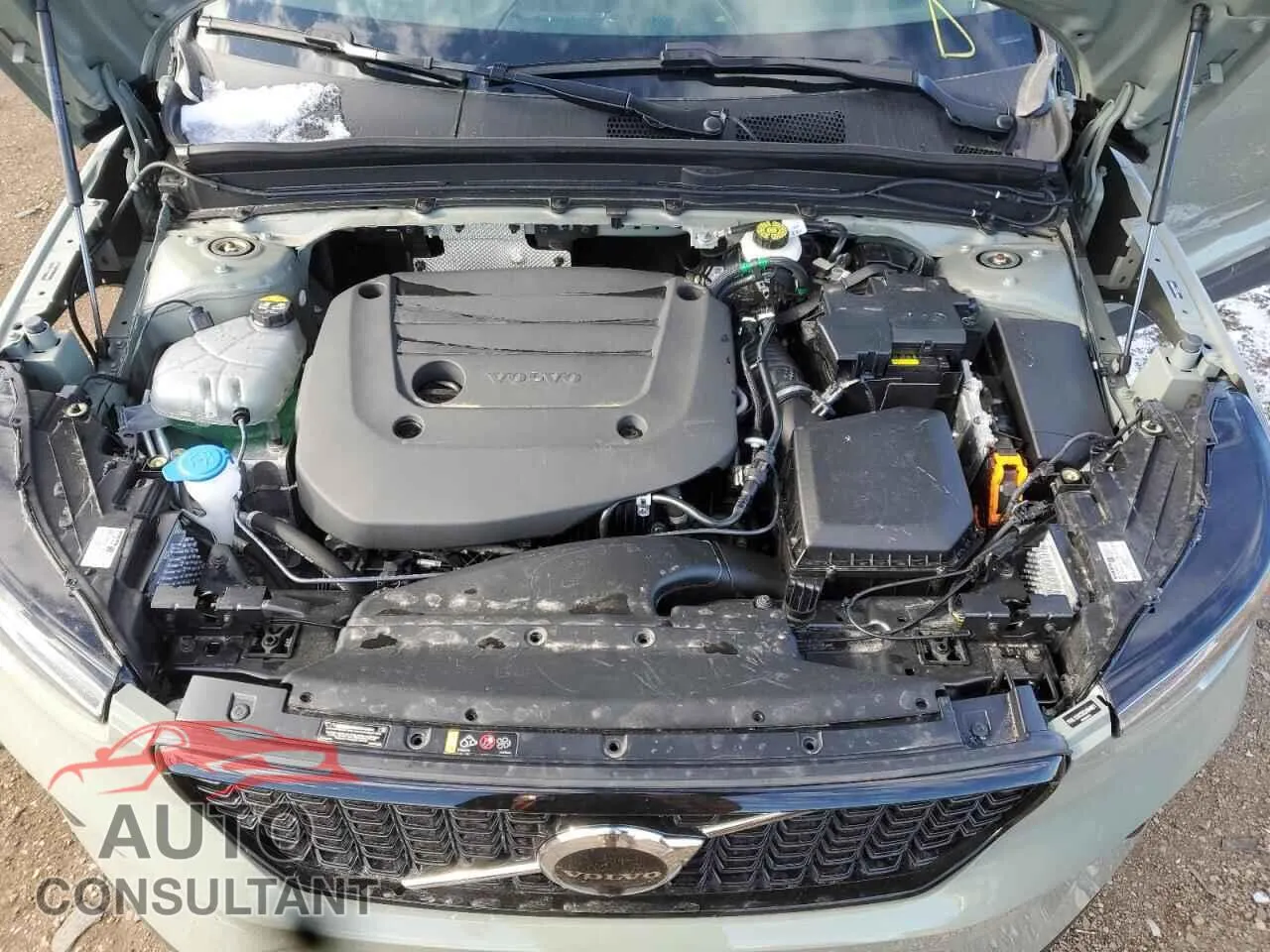 2025 VOLVO XC40 PLUS Damaged VIN YV4L12UC5S2484021 – photo 11 2025 VOLVO XC40 PLUS Damaged VIN YV4L12UC5S2484021 – photo 11