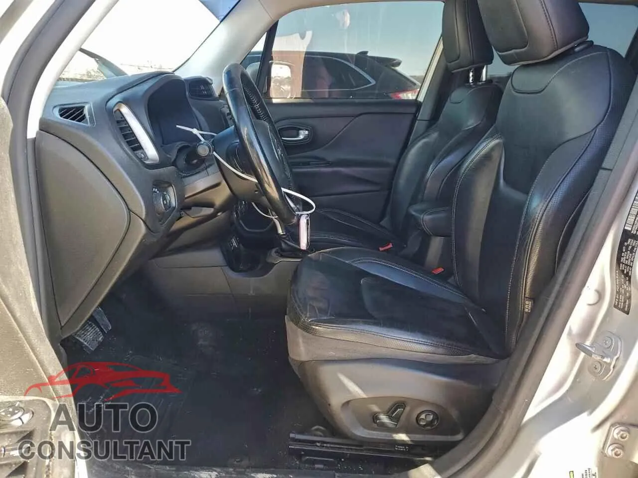 2016 JEEP RENEGADE Damaged VIN ZACCJADT8GPC85149 – exterior detail