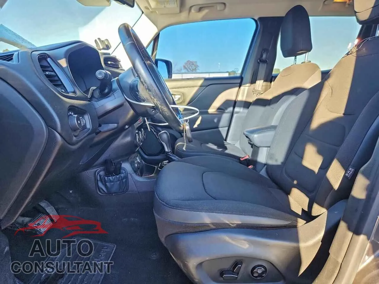 2016 JEEP RENEGADE Damaged VIN ZACCJBBT8GPD00385 – exterior detail