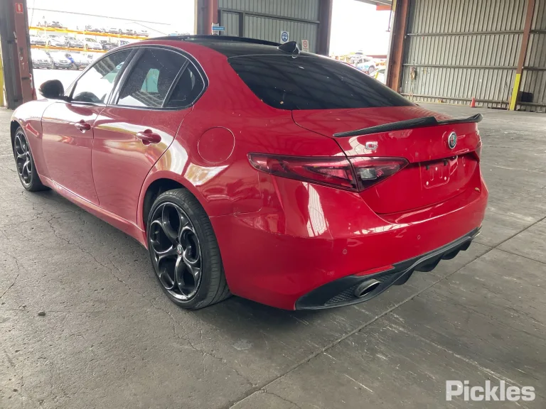 2019 Alfa Romeo Giulia Damaged VIN ZAREAELN4K7607042 – interior seats