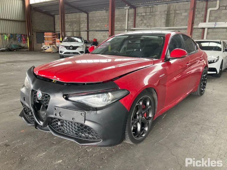 2019 Alfa Romeo Giulia Damaged VIN ZAREAELN4K7607042 – photo 12