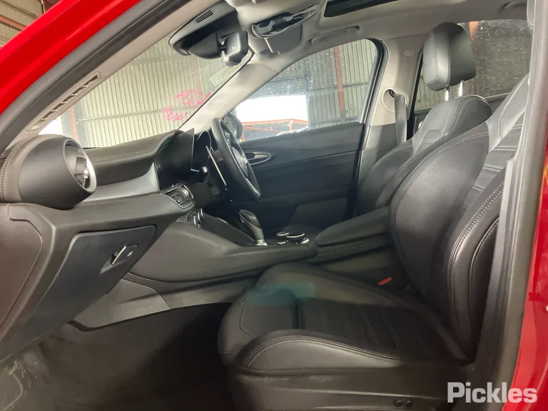 2019 Alfa Romeo Giulia Damaged VIN ZAREAELN4K7607042 – photo 14