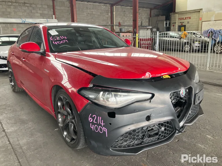 2019 Alfa Romeo Giulia Damaged VIN ZAREAELN4K7607042 – photo 18