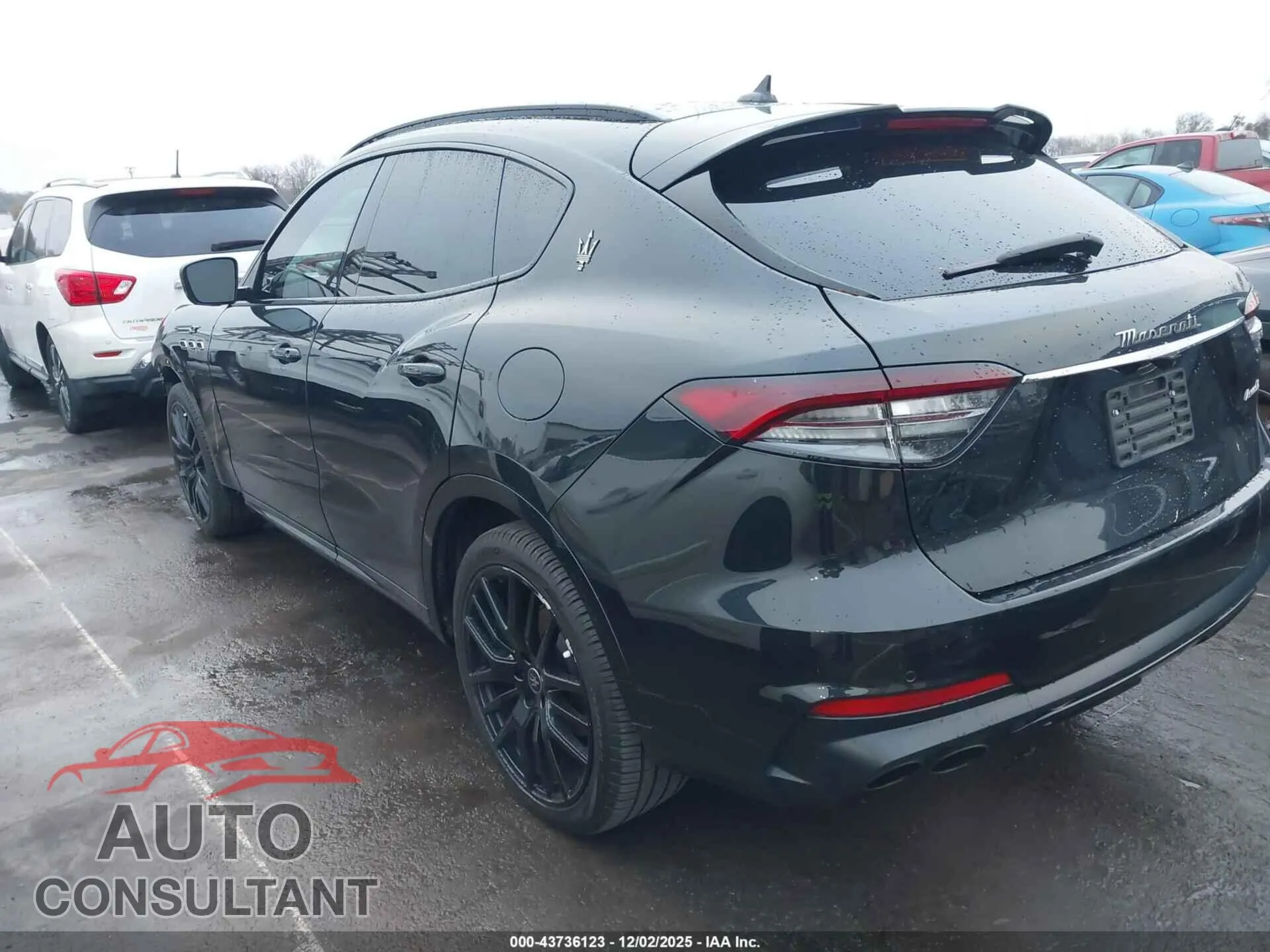 2022 MASERATI LEVANTE Damaged VIN ZN661XUA8NX388322 – side profile