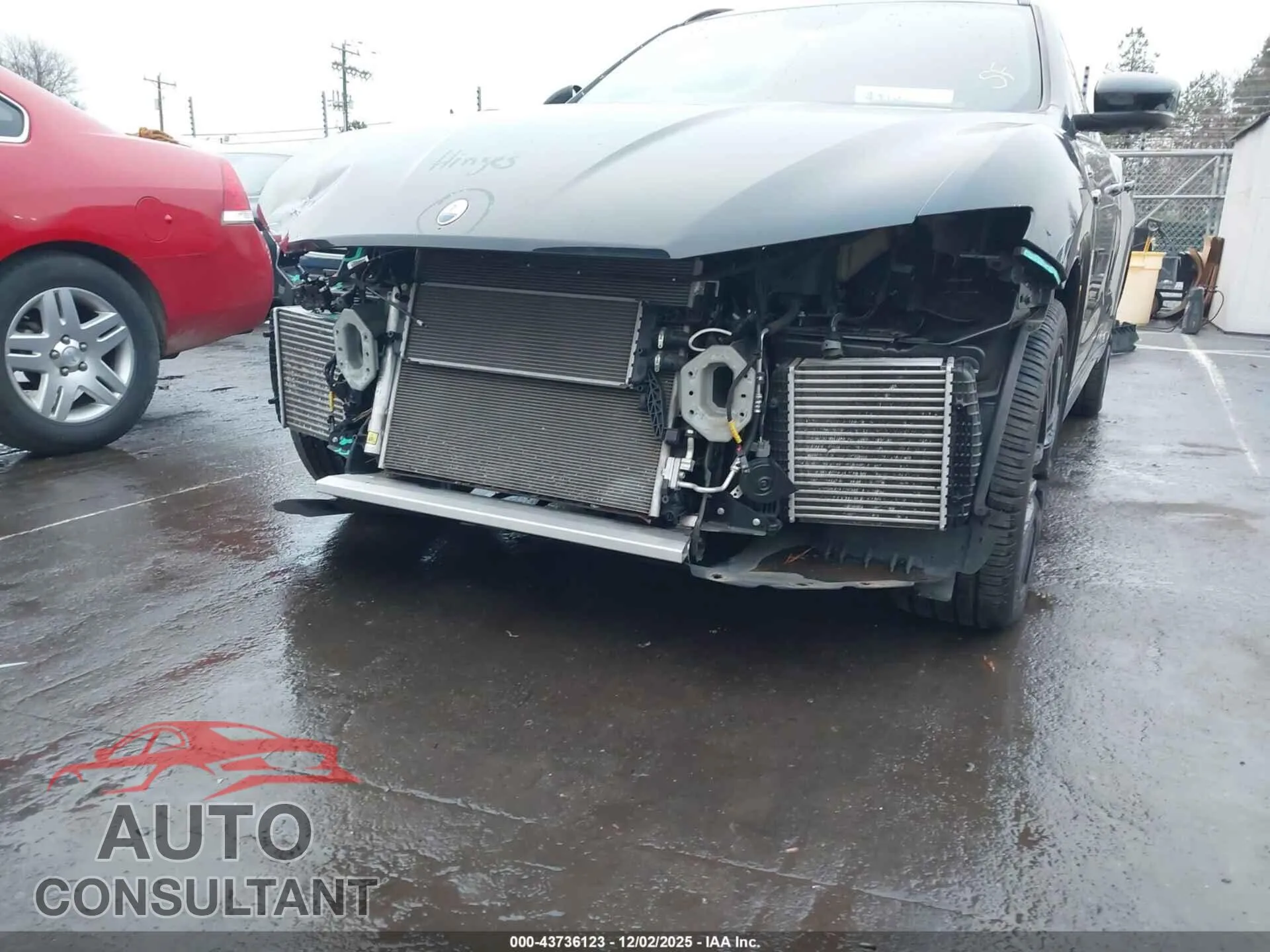 2022 MASERATI LEVANTE Damaged VIN ZN661XUA8NX388322 – engine bay