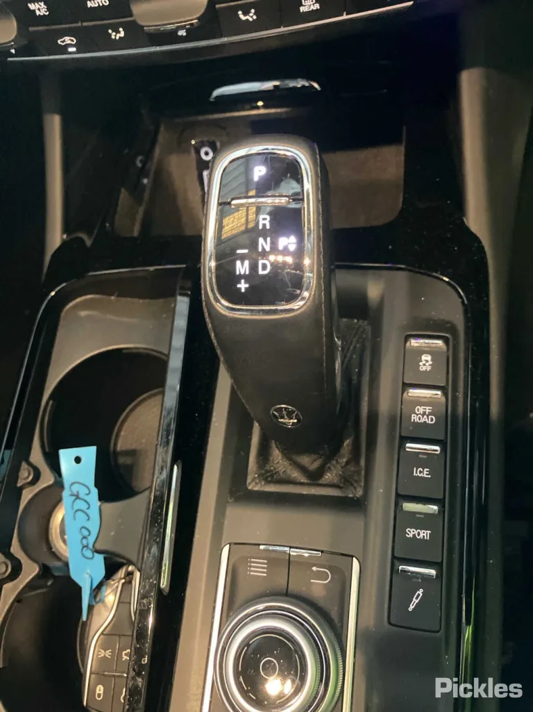 2019 Maserati Levante Damaged VIN ZN6YU61D00X336643 – side profile